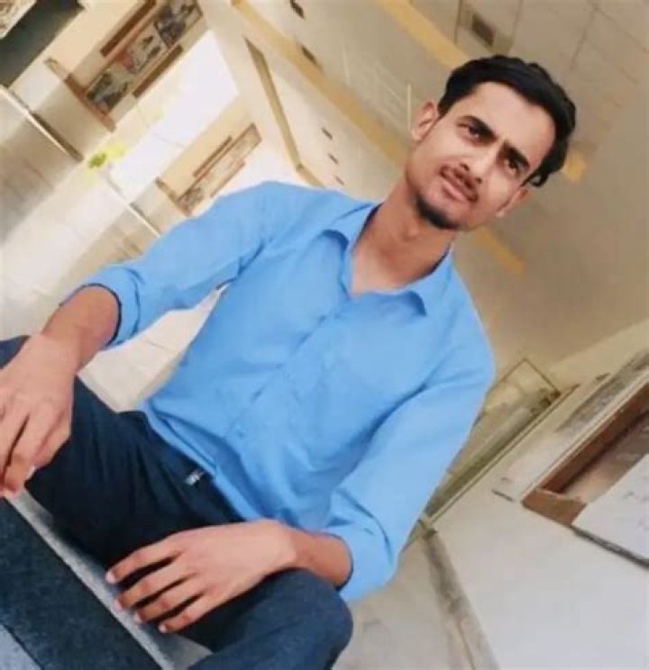 Akdas Hayat (Musician) Age, Net Worth, Girlfriend, Family & More