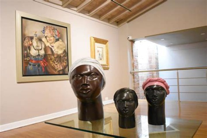 Ana Mercedes Hoyos Wiki, Age, Husband, Kids, Paintings, Net Worth & Biography