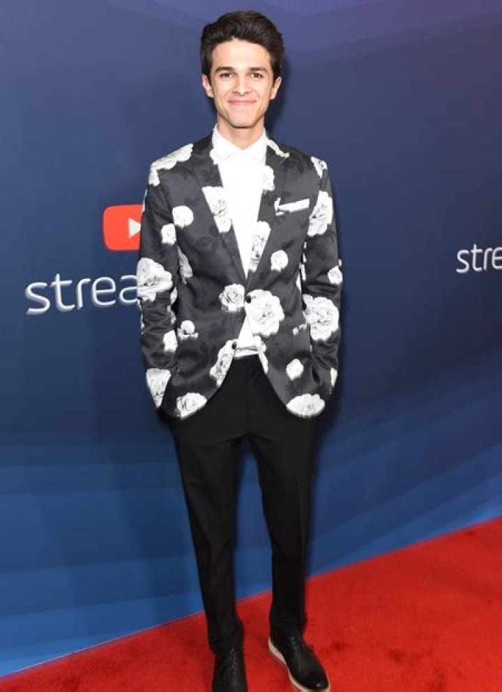 Brent Rivera Height Weight Shoe Size Body Measurements Facts