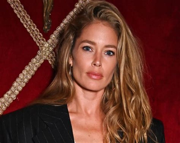 Doutzen Kroes in Cute Workout Gear Says “I Love Dancing”