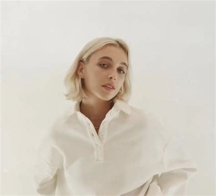 Emma Chamberlain [Youtuber] Wiki, Bio, Boyfriend, Age & More