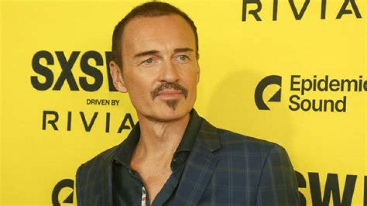 
How Much Money Does Julian McMahon Make? Latest Income Salary
