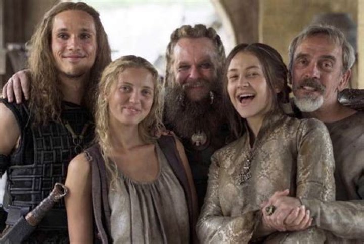 Jennifer Ens Wiki, Age, Boyfriend, Height & Parents