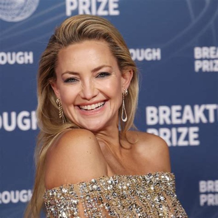 Kate Hudson Rocks Bikini For 'Post-Workout Routine' — Celebwell