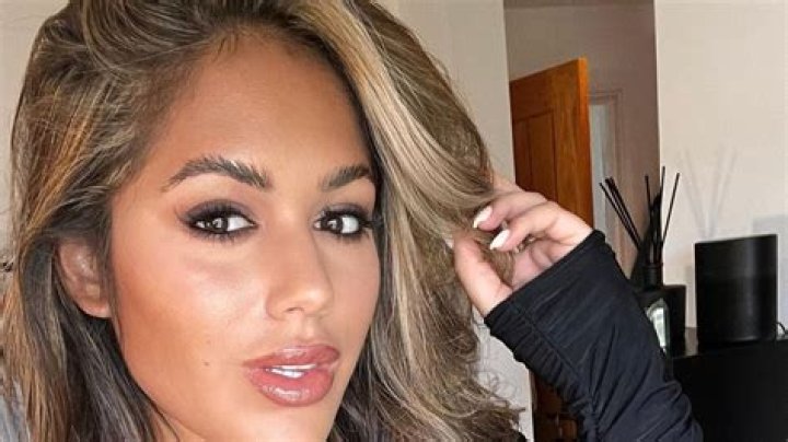 Malin Andersson in Bathing Suit Shares a Special Selfie — Celebwell