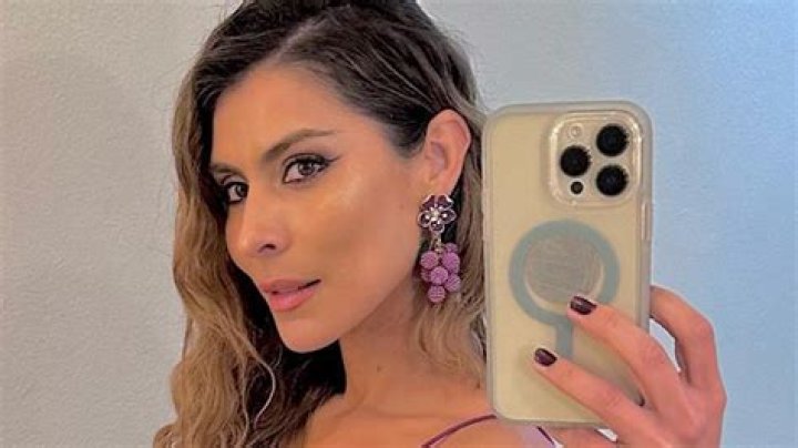 María León in Bathing Suit Say "Have a Nice One" — Celebwell