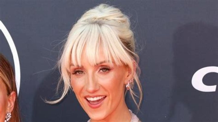 Nastia Liukin Wows in Bikini, Saying "Offline is the New Luxury" — Celebwell