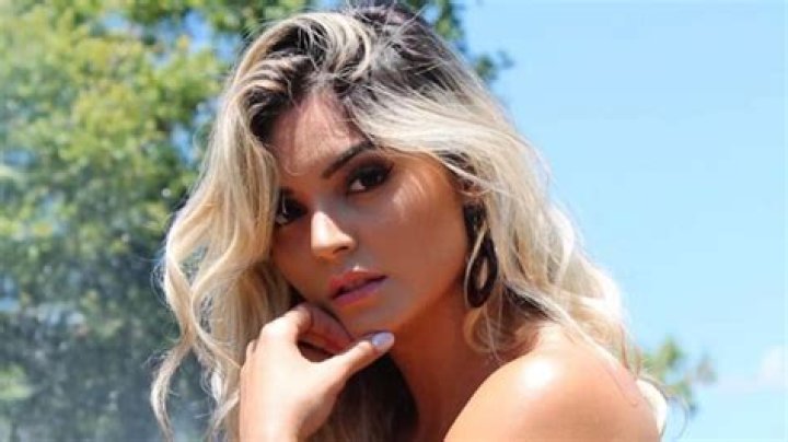 Tina O'Brien in Bathing Suit is "Following the Sun"  — Celebwell